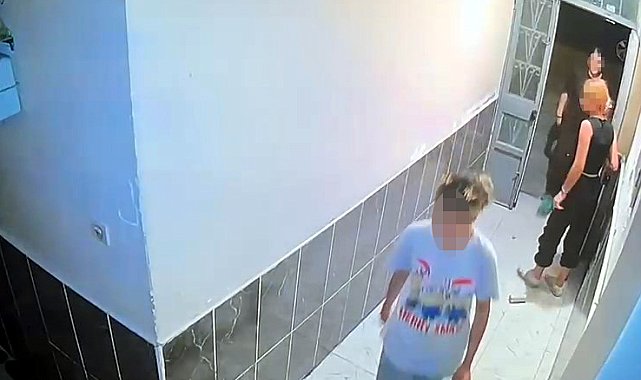 Avcılar'da klima dış ünitesini çalan hırsızlar kamerada