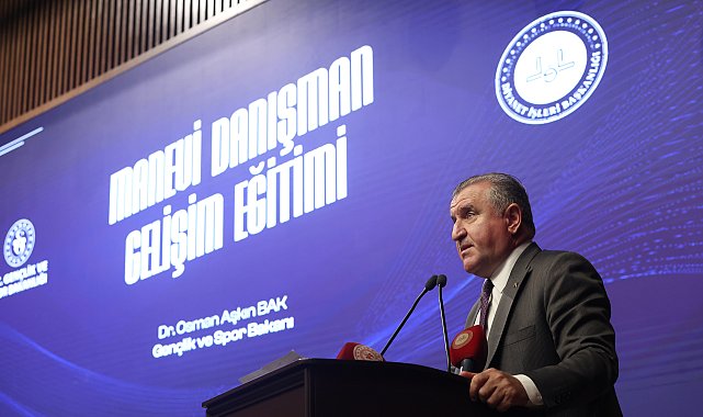 Bakan Bak: Gençlerimizin manevi gıdalarını sağlıyoruz