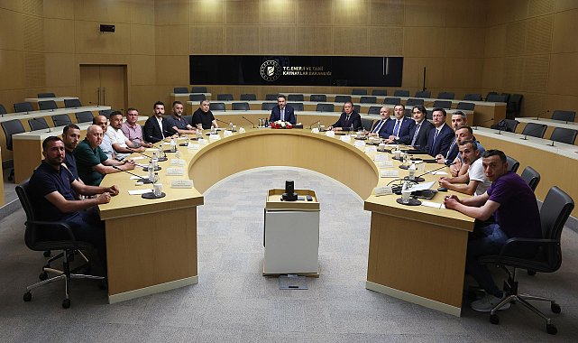 Bakan Bayraktar, Doruk Madencilik işçileriyle bir araya geldi