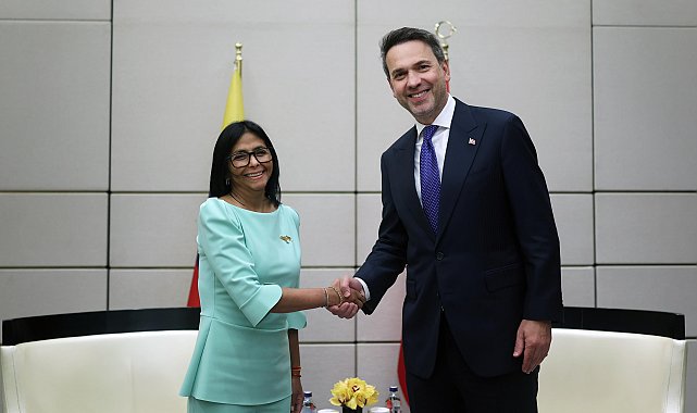 Bakan Bayraktar, Venezuela Geçici Devlet Başkanı Rodriguez ile görüştü