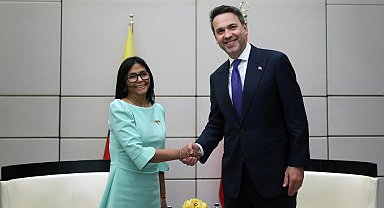 Bakan Bayraktar, Venezuela Geçici Devlet Başkanı Rodriguez ile görüştü