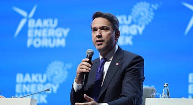 Bakan Bayraktar'dan Bakü'de enerji güvenliği vurgusu: Çeşitlendirme ve enterkoneksiyon bir arada yürütülmeli