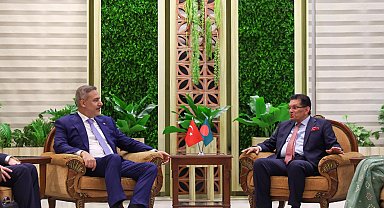 Bakan Fidan, Bangladeş Dışişleri Bakanı Rahman ile görüştü