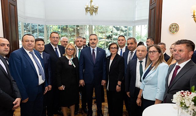 Bakan Fidan, Bulgaristan'daki Türk iş insanlarıyla bir araya geldi
