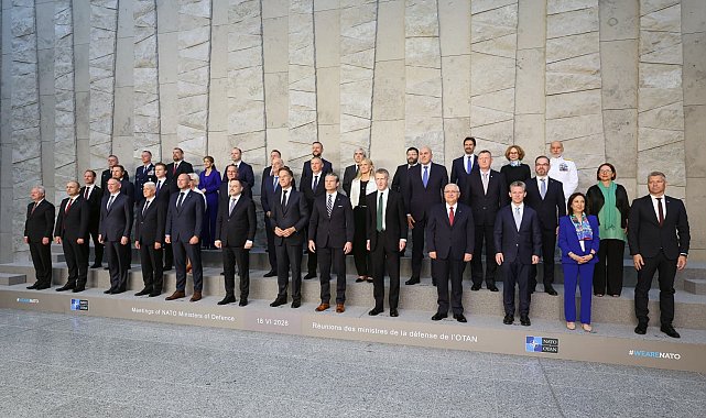 Bakan Güler, NATO Savunma Bakanları Toplantısı'nda aile fotoğrafına katıldı