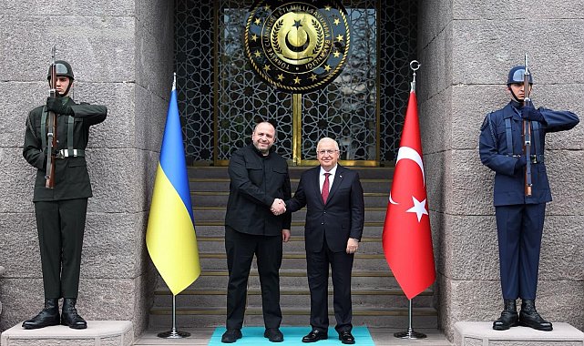 Bakan Güler, Ukrayna Savunma Bakanı Umerov ile bir araya geldi