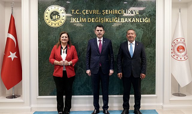Bakan Kurum, Afyonkarahisar Büyükşehir Belediye Başkanı Köksal'ı kabul etti
