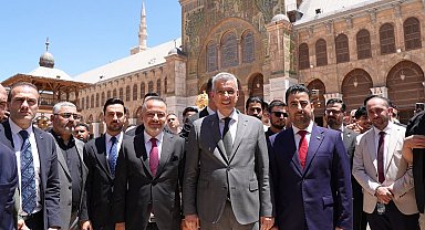 Bakan Memişoğlu, Emevi Camii'nde cuma namazını kıldı