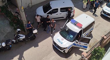 Başından vurulan kadın ağır yaralandı; evdeki 3 arkadaşı gözaltına alındı