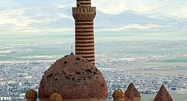 Bayram tatilinde İshak Paşa Sarayı'na 25 bin ziyaretçi