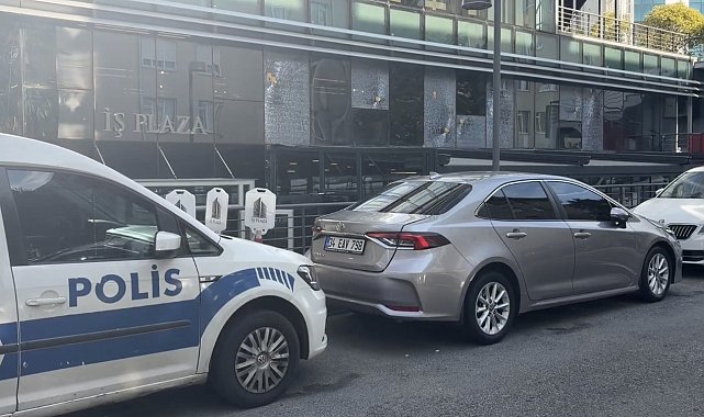 Beykoz'da iş merkezine silahlı saldırı; şüpheliler motosikletle kaçtı