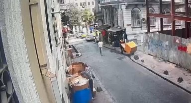 Beyoğlu'nda kargo paketlerini çalan şüpheli yakalandı