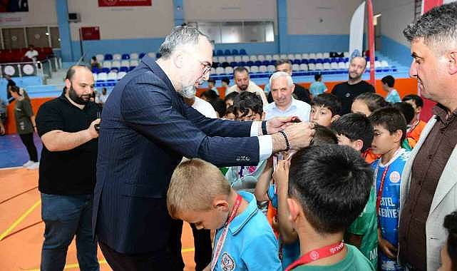 Bursa’da genç sporculara çifte destek