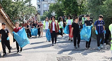 Bursa’da temizlik harekatı! Çevreci eller iş başında…