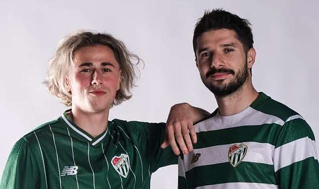 Bursaspor yeni sezon formalarını tanıttı