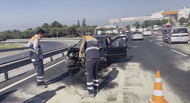 Büyükçekme'de 2 servis minibüsü ve bir otomobilin karıştığı kazada 4 kişi yaralandı -1