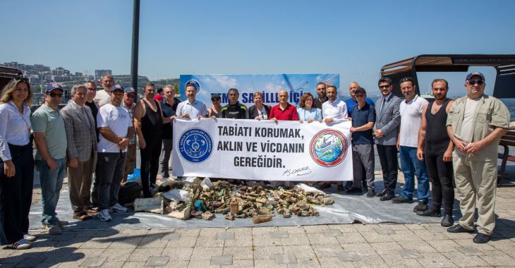 Büyükşehir'den Gemlik'te deniz dibi temizliği