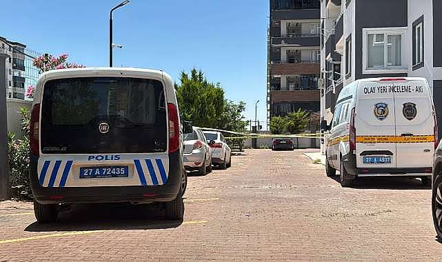 Çocuğuyla birlikte 8. kattan atladı...