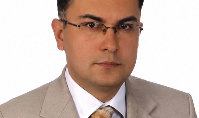 Cumhuriyet savcısı, duruşma salonunda kalp krizi geçirdi