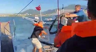 Denizde dehşet anları: Yolcular tahliye edildi
