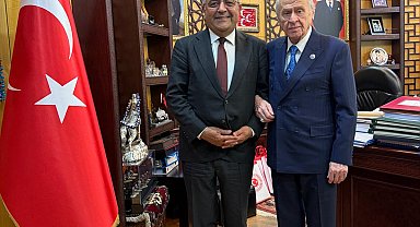 Devlet Bahçeli, Diyarbakır Milletvekili Sezgin Tanrıkulu ile bir araya geldi