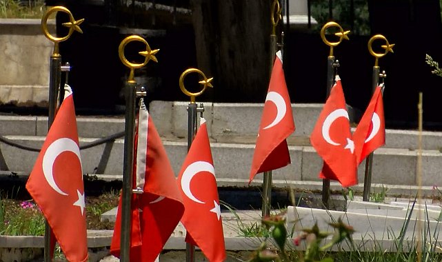 Edirnekapı Şehitliği'nde buruk babalar günü