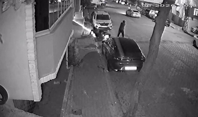 Esenyurt'ta iki grup arasında silahlı çatışma kamerada