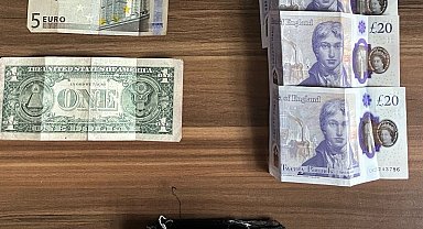 Fatih'te turistin cüzdanını çalan yankesici suçüstü yakalandı