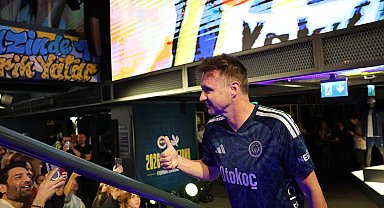 Fenerbahçe, 120'nci yıla özel yeni sezon formalarını tanıttı