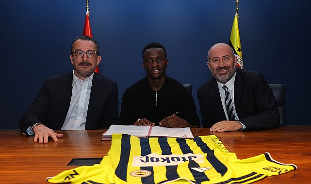 Fenerbahçe, Amara Diouf ile 5 yıllık sözleşme imzaladı