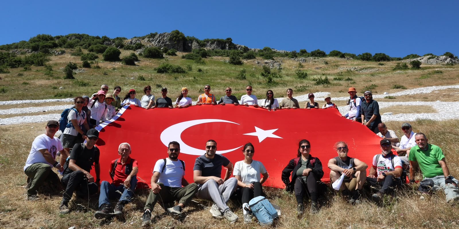 Gemlik Belediyesi’nden Atatürk İmzasına Yenileme Çalışması