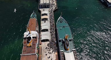 Havaların ısınmasıyla Büyükada'da hafta sonu yoğunluğu
