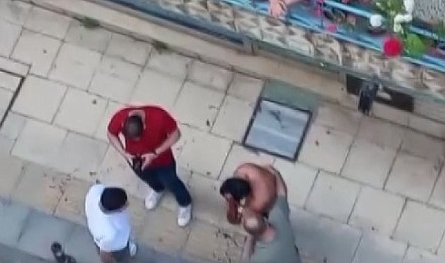 Husumetlilerine benzettiği 2 kişiyi bıçakladı; yoldan geçenler müdahale etti