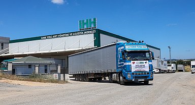 İHH Ukrayna'ya 4 TIR insani yardım malzemesi gönderdi