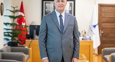 İzmir Büyükşehir Belediye Başkanı Cemil Tugay, CHP'den istifa etti