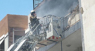 İzmir'de 7 katlı binada korkutan yangın; 6 kişi dumandan etkilendi