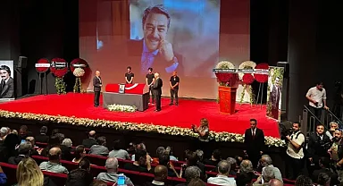 Kadir İnanır anmasında gerginlik