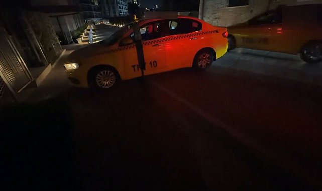 Karaköy'de ABD'li yayıncıyı taksimetresiz götüren taksiciye 95 bin lira ceza