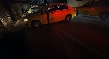 Karaköy'de ABD'li yayıncıyı taksimetresiz götüren taksiciye 95 bin lira ceza