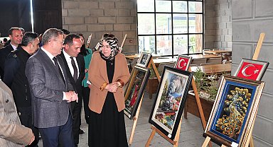 Kars'ta demir parmaklıkların ardından sanata uzanan el