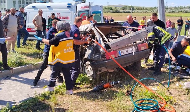 Kayseri'de 2 otomobil çarpıştı; 3 ölü, 5 yaralı