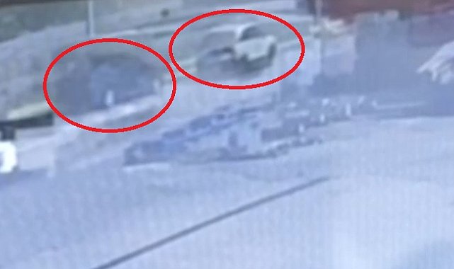 Kayseri'de iki otomobilin çarpıştığı kaza kamerada; 2 yaralı