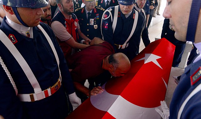 Kazada şehit olan uzman çavuş, son yolculuğuna uğurlandı
