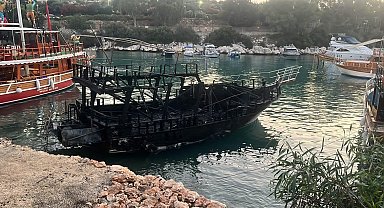 Kıyıya bağlı 6 tekne, yangında kullanılamaz hale geldi