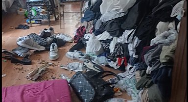 Kötü koku sonrası girilen evden 1 ton atık çıkarıldı