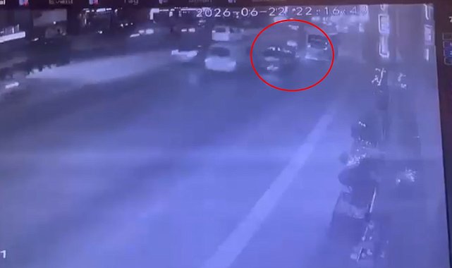 Makas atan sürücü, otomobiliyle motosiklete çarptı: 1 ölü, 1 ağır yaralı