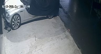 Maslak'ta lüks otomobilin 400 bin liralık altın amblemini çaldı; 'Şüpheliyle aynı kıyafeti giymişiz' dedi