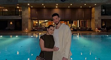 Milli basketbolcu Alperen Şengün, Antalya'da ailesi ile birlikte tatil yaptı