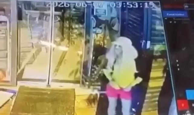 Mini etek giyip peruk takan erkek, mağazadan kilim çaldı; o anlar kamerada