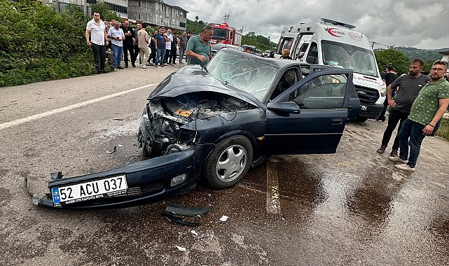Ordu'da iki otomobil çarpıştı: 5 yaralı